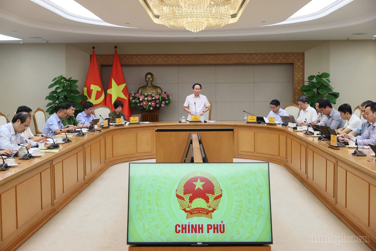 ptt-hop-1786518662197988310517 Phó Thủ tướng: Chuyển đổi số phải là nhiệm vụ trọng tâm hàng đầu của năm học mới- Ảnh 1.