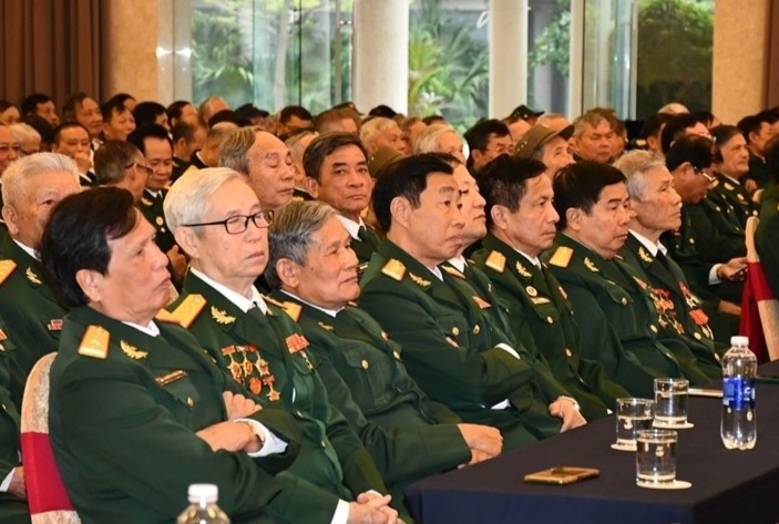 Chế Độ Trợ Cấp Mới Dành Cho Sĩ Quan Nghỉ Hưu Trước Hạn Tuổi