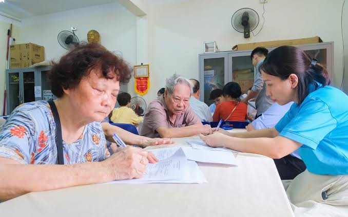 Lịch trả lương hưu, trợ cấp BHXH tháng 9 ở TP.HCM - Ảnh 2.
