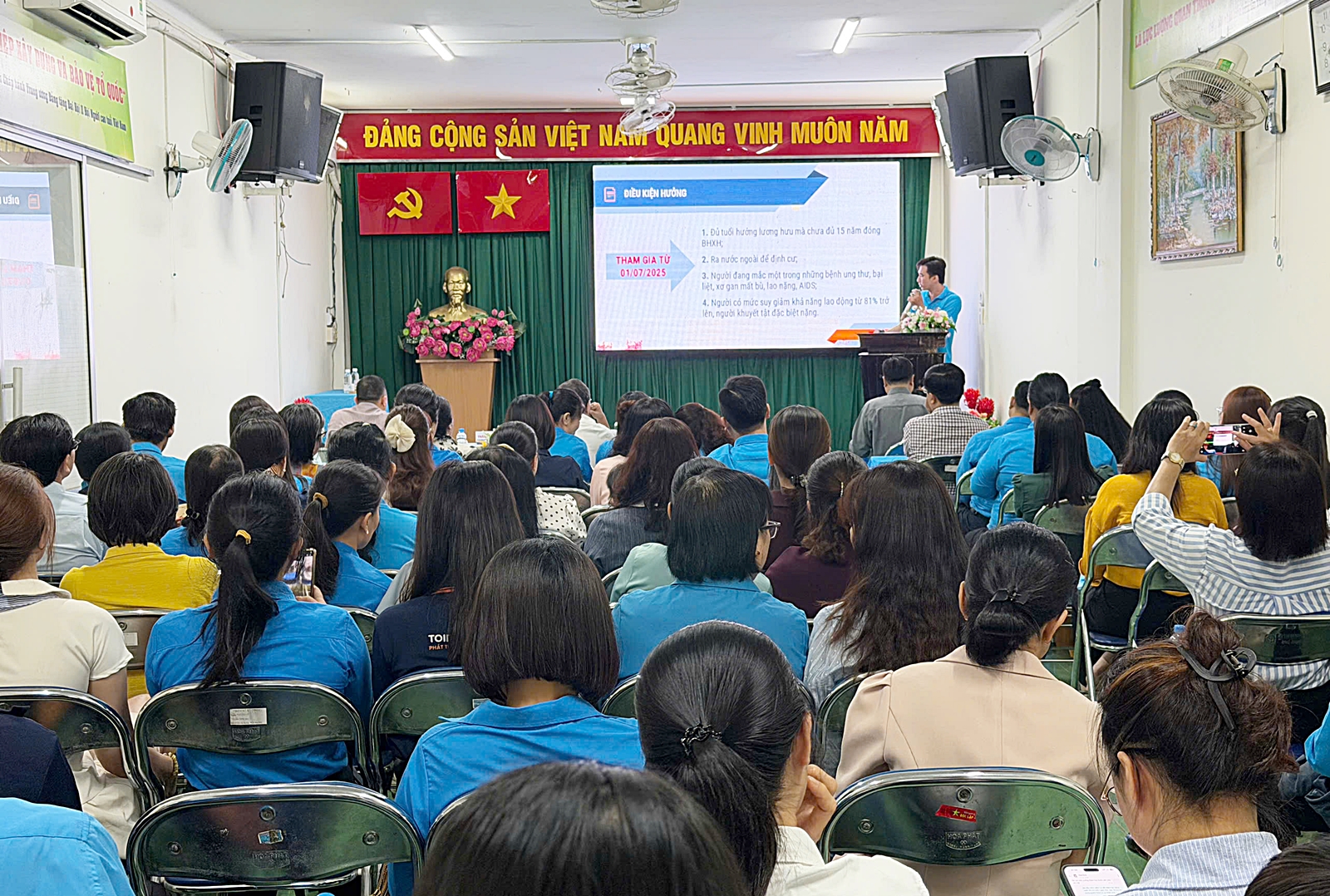 TPHCM đặt mục tiêu 100% doanh nghiệp có công đoàn tổ chức tuyên truyền pháp luật cho người lao động- Ảnh 1.