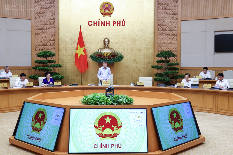 Thủ Tướng Đề Xuất Giải Pháp Giảm Giá Thuốc và Thiết Bị Y Tế