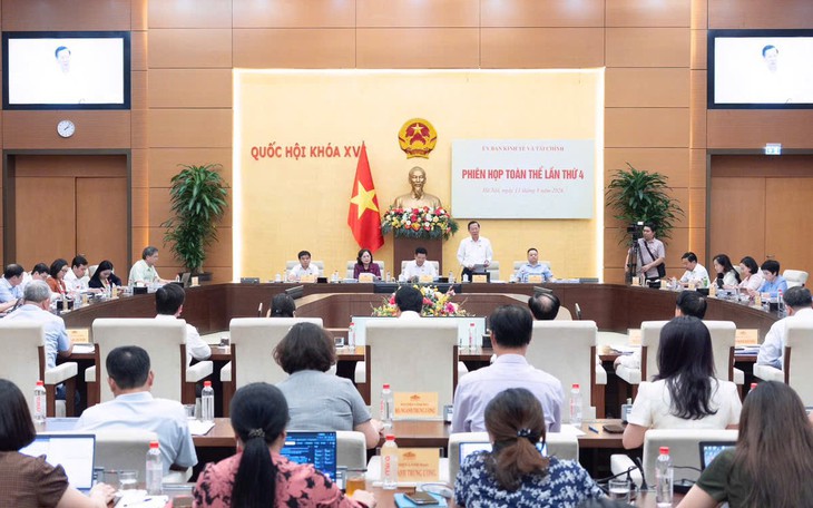 Sửa Luật Đất đai: Đề xuất miễn, giảm tiền sử dụng đất cho phụ nữ yếu thế- Ảnh 6.