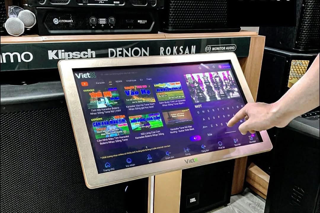 Giám đốc Tập đoàn điện tử sản xuất máy hát cho các quán karaoke bị khởi tố - Ảnh 1.