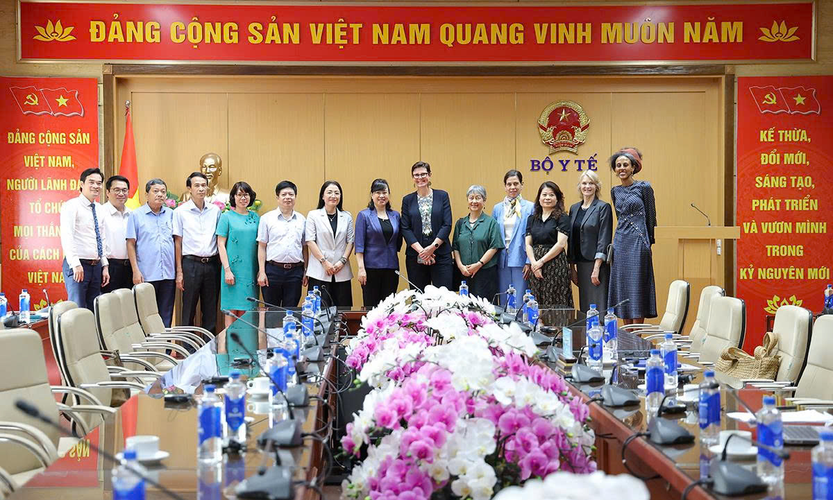 Bộ Y tế và WHO thúc đẩy hợp tác về chăm sóc sức khỏe ban đầu, phòng bệnh và hoàn thiện chính sách y tế- Ảnh 10.