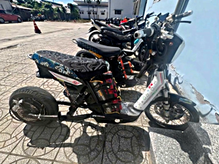 Xe đạp điện bị độ chế- Ảnh 2. Xe đạp điện bị độ chế- Ảnh 2.