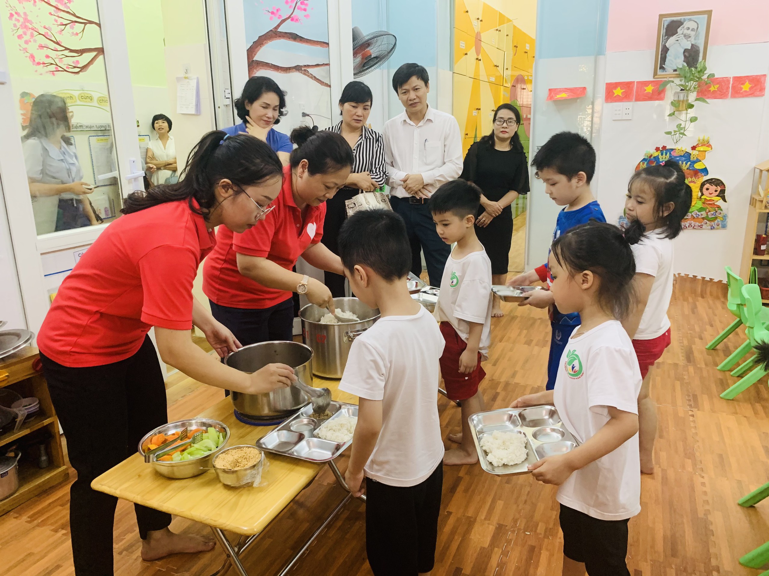 Thúc Đẩy Luật Dinh Dưỡng Học Đường Để Bảo Vệ Tương Lai Sức Khỏe