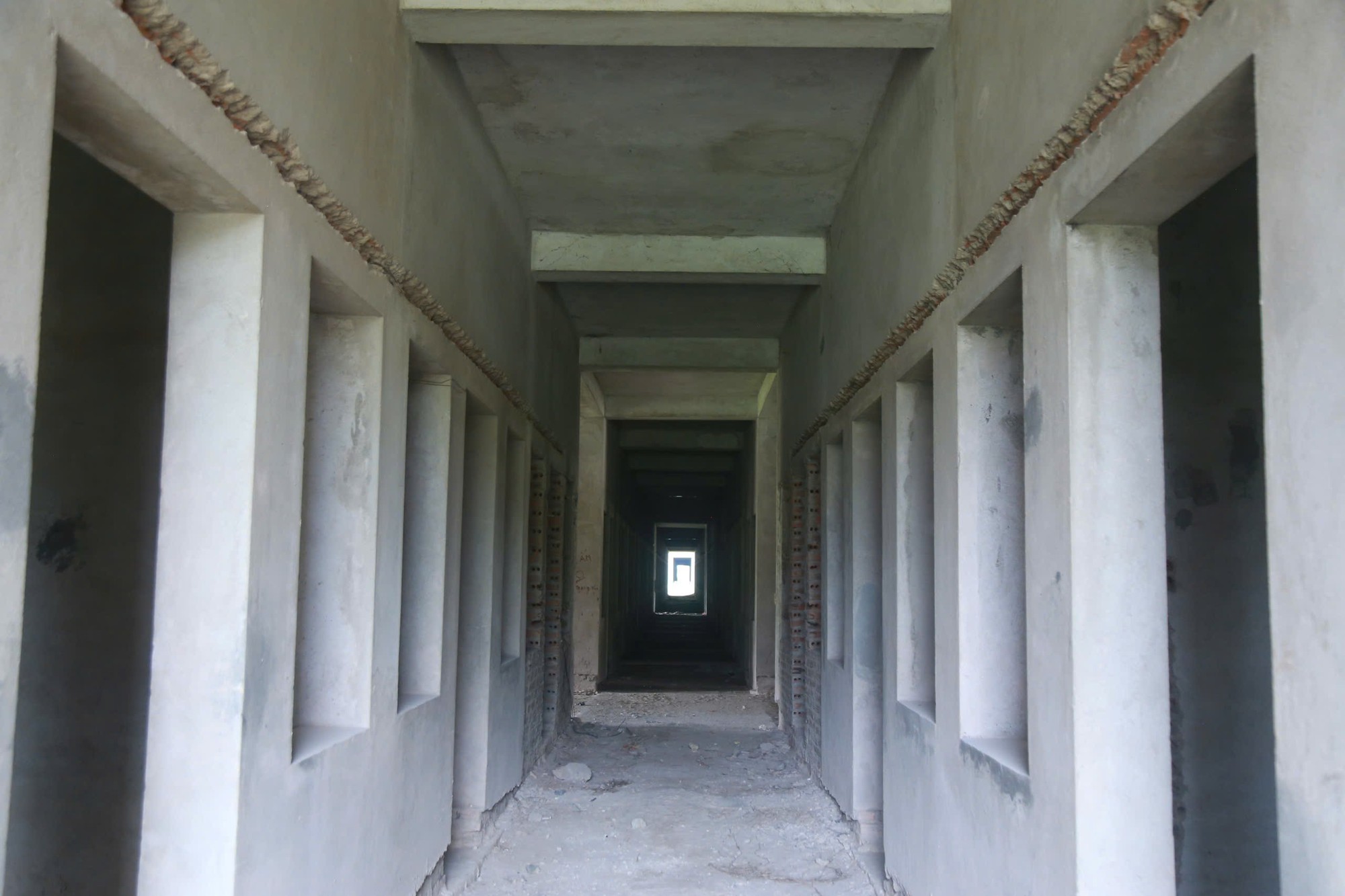 Cảnh tượng bên trong các tòa nhà