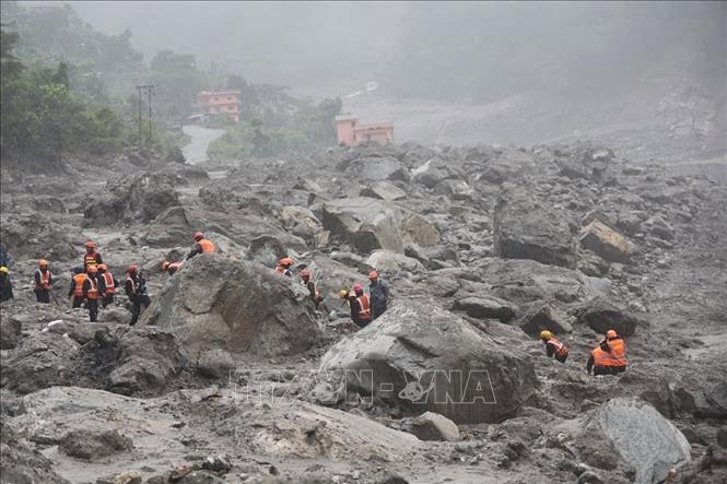 Nỗ lực Giải Cứu 900 Nạn Nhân Có Thể Vẫn Kẹt Tại Các Hầm Thủy Điện Ở Nepal