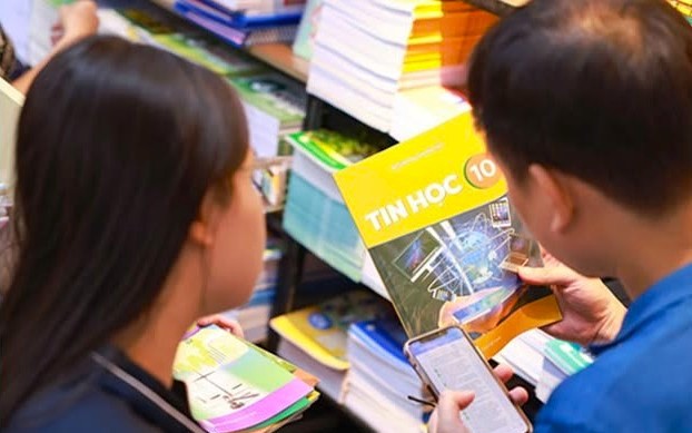 Huế điều chỉnh lộ trình thực hiện miễn phí sách giáo khoa- Ảnh 2.