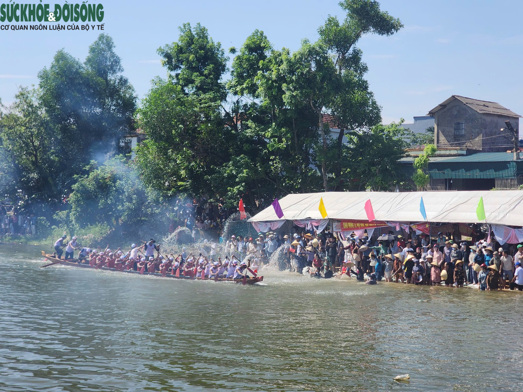 Lễ hội đua thuyền truyền thống