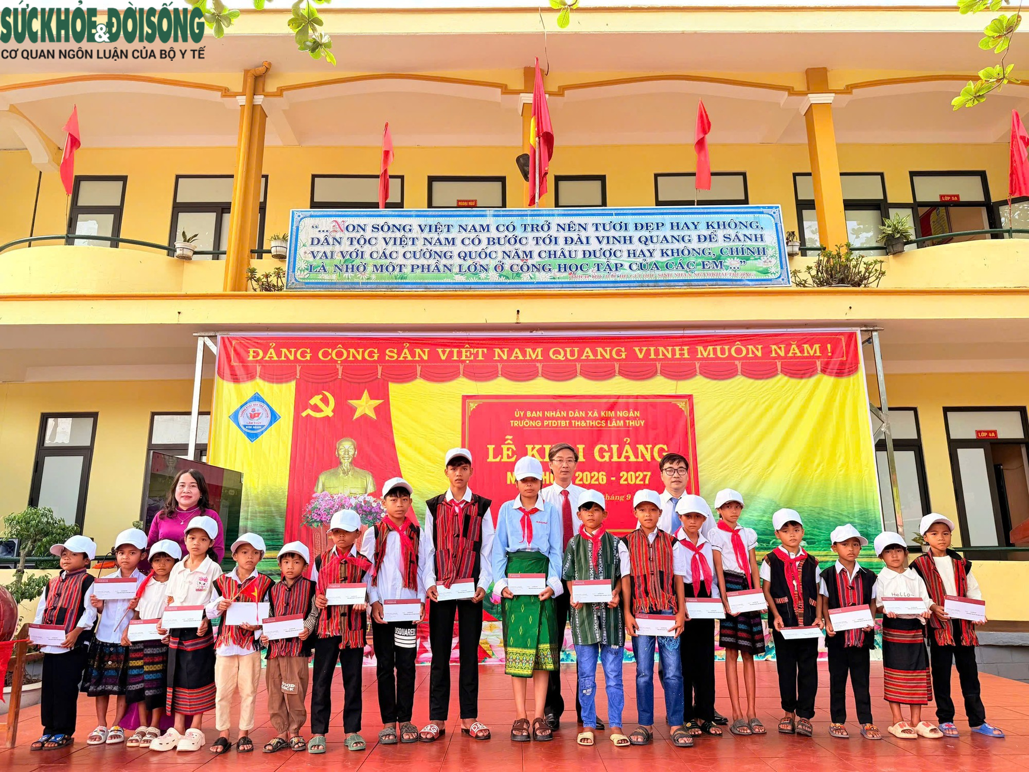 Học sinh từ đảo xa đến vùng biên viễn Quảng Trị mừng ngày tựu trường- Ảnh 6.