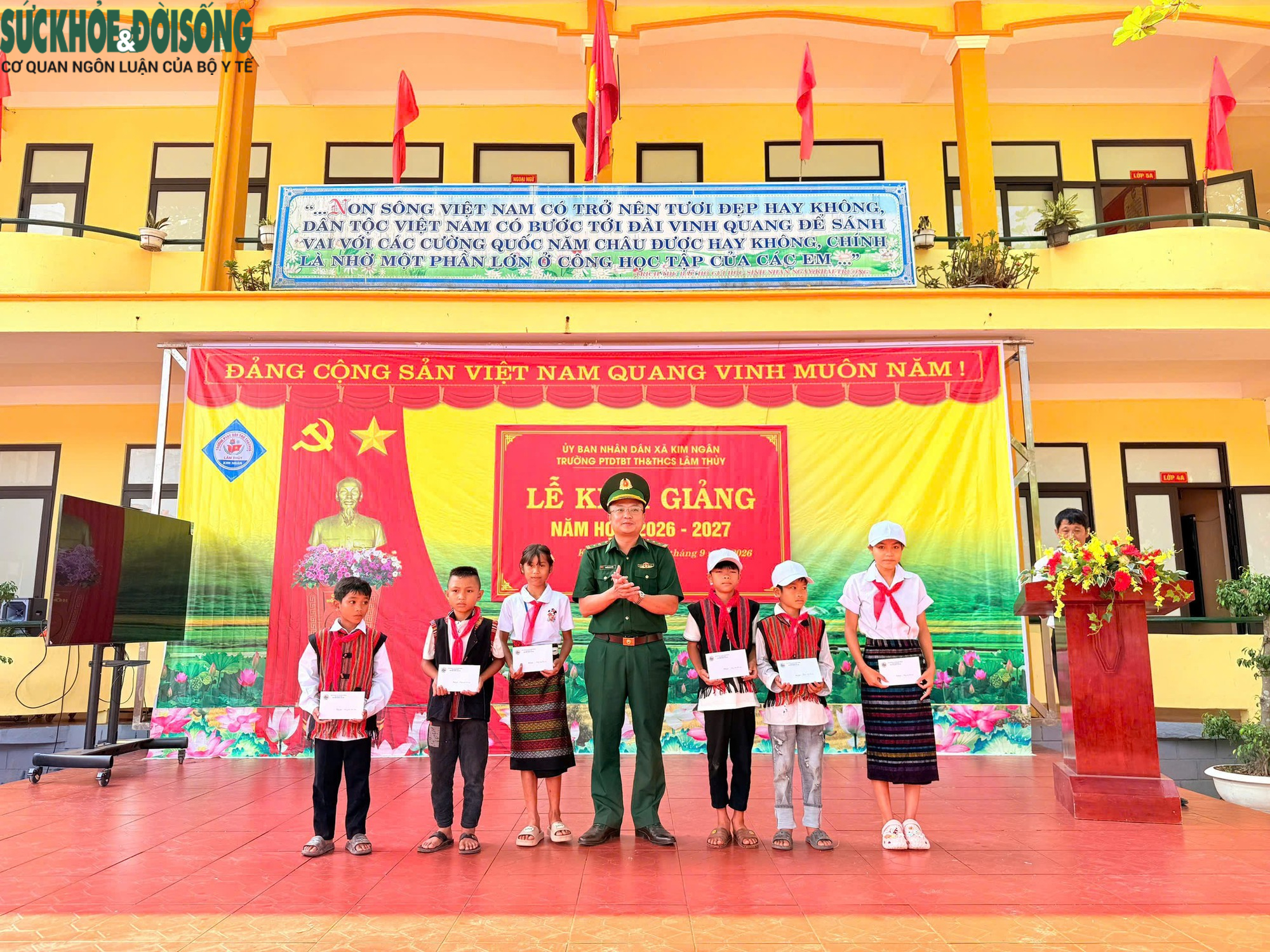 Học sinh từ đảo xa đến vùng biên viễn Quảng Trị mừng ngày tựu trường- Ảnh 7.