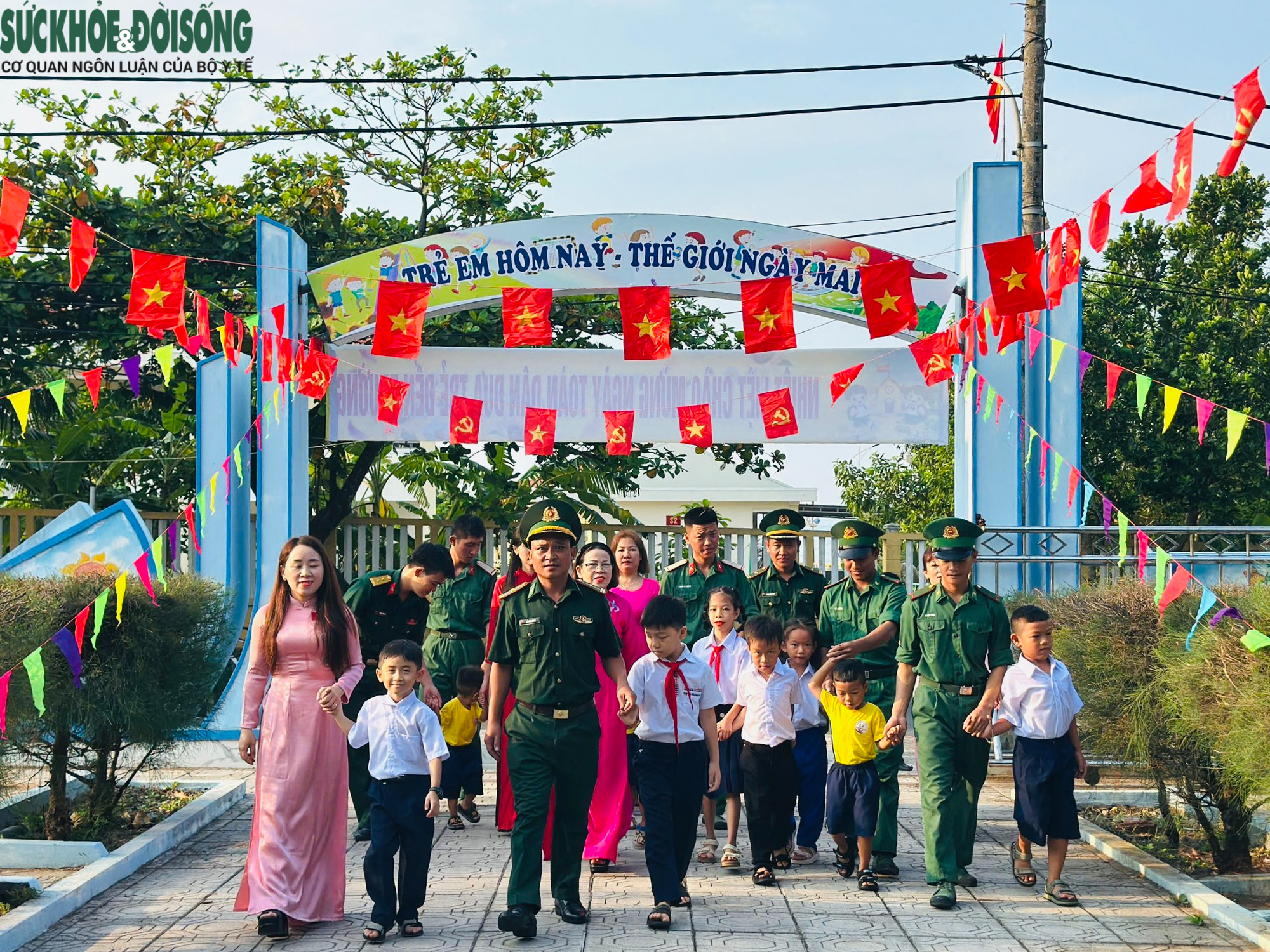 Học sinh từ đảo xa đến vùng biên viễn Quảng Trị mừng ngày tựu trường- Ảnh 9.