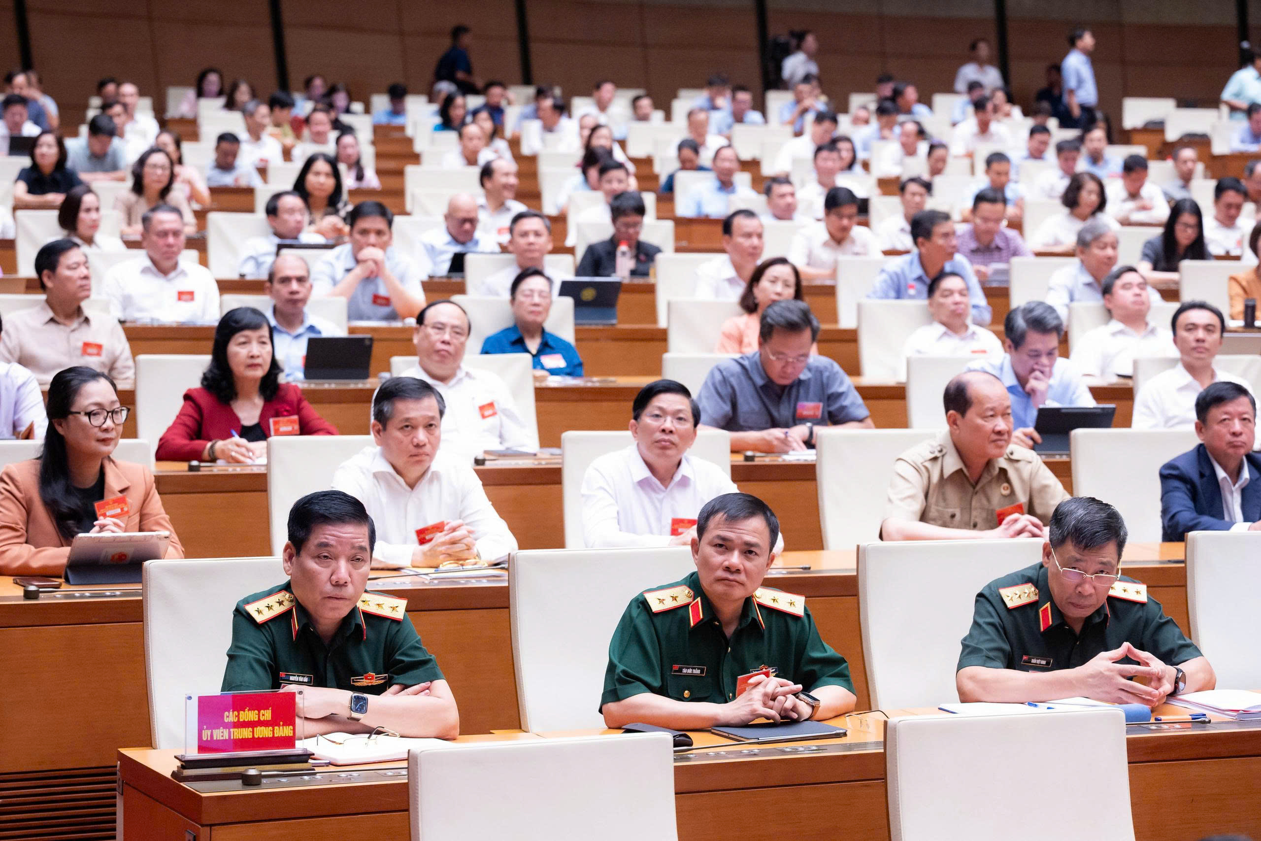 dai-bieu0-17884042320232009917308 Nghị quyết 27: Y tế dự phòng là then chốt, y tế cơ sở là nền tảng- Ảnh 3.