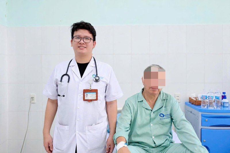 Đi khám vì mờ mắt, người đàn ông bất ngờ phát hiện nguy cơ đột quỵ- Ảnh 2.