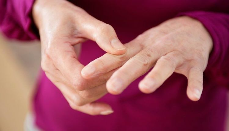 Run tay là dấu hiệu của bệnh gì?- Ảnh 2.