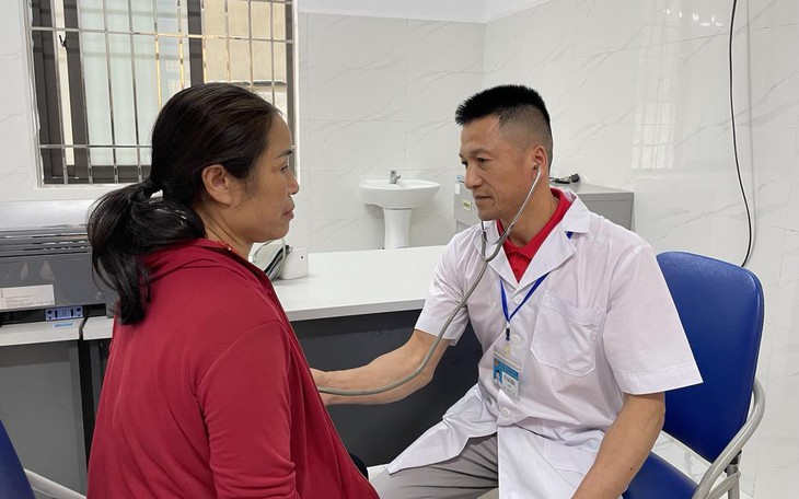 Chính phủ quy định mới về phụ cấp ưu đãi nghề đối với nhân viên y tế - Ảnh 2.