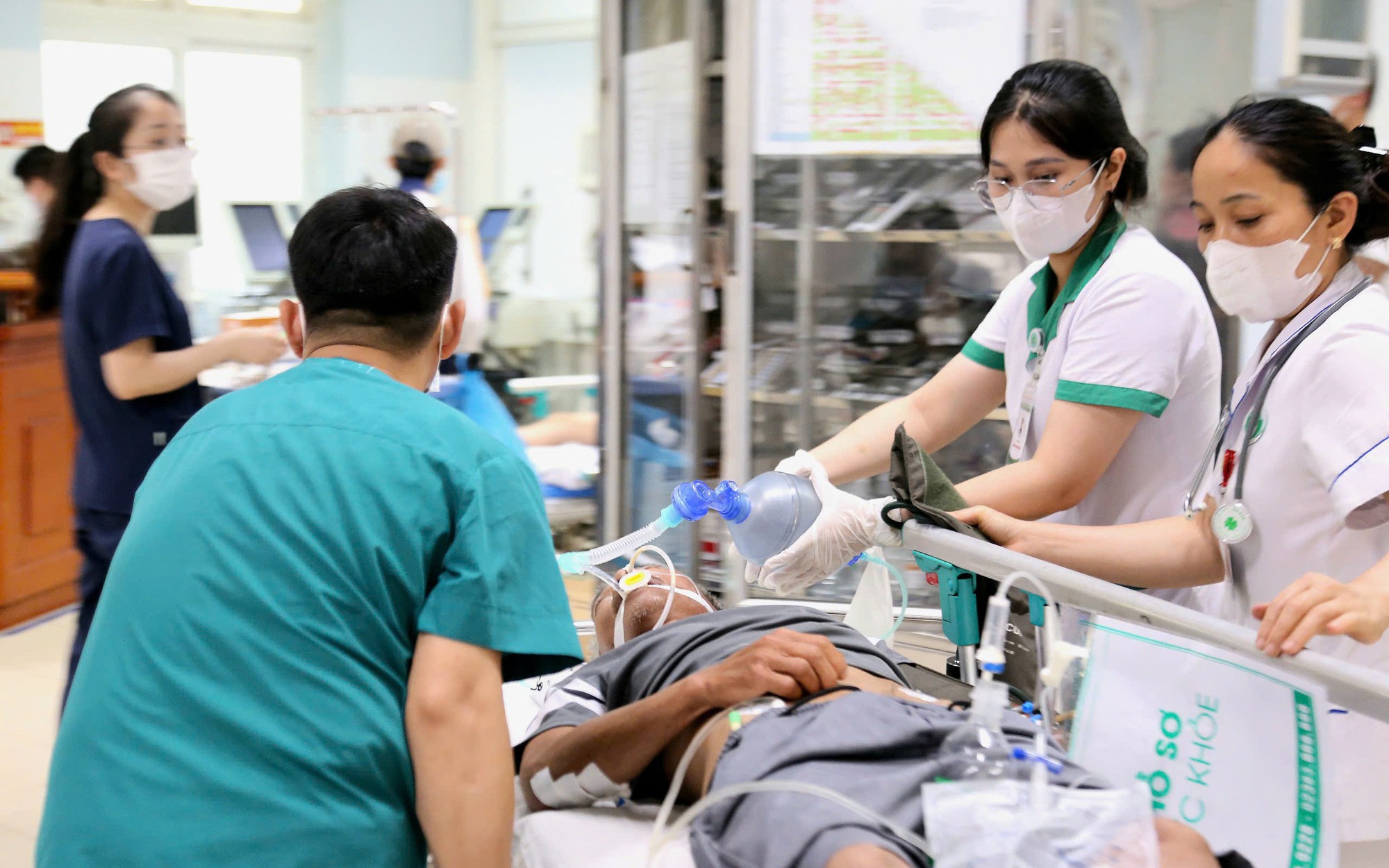 Chính Sách Phụ Cấp Mới: Thu Hút Nhân Lực Y Tế Về Vùng Khó Khăn